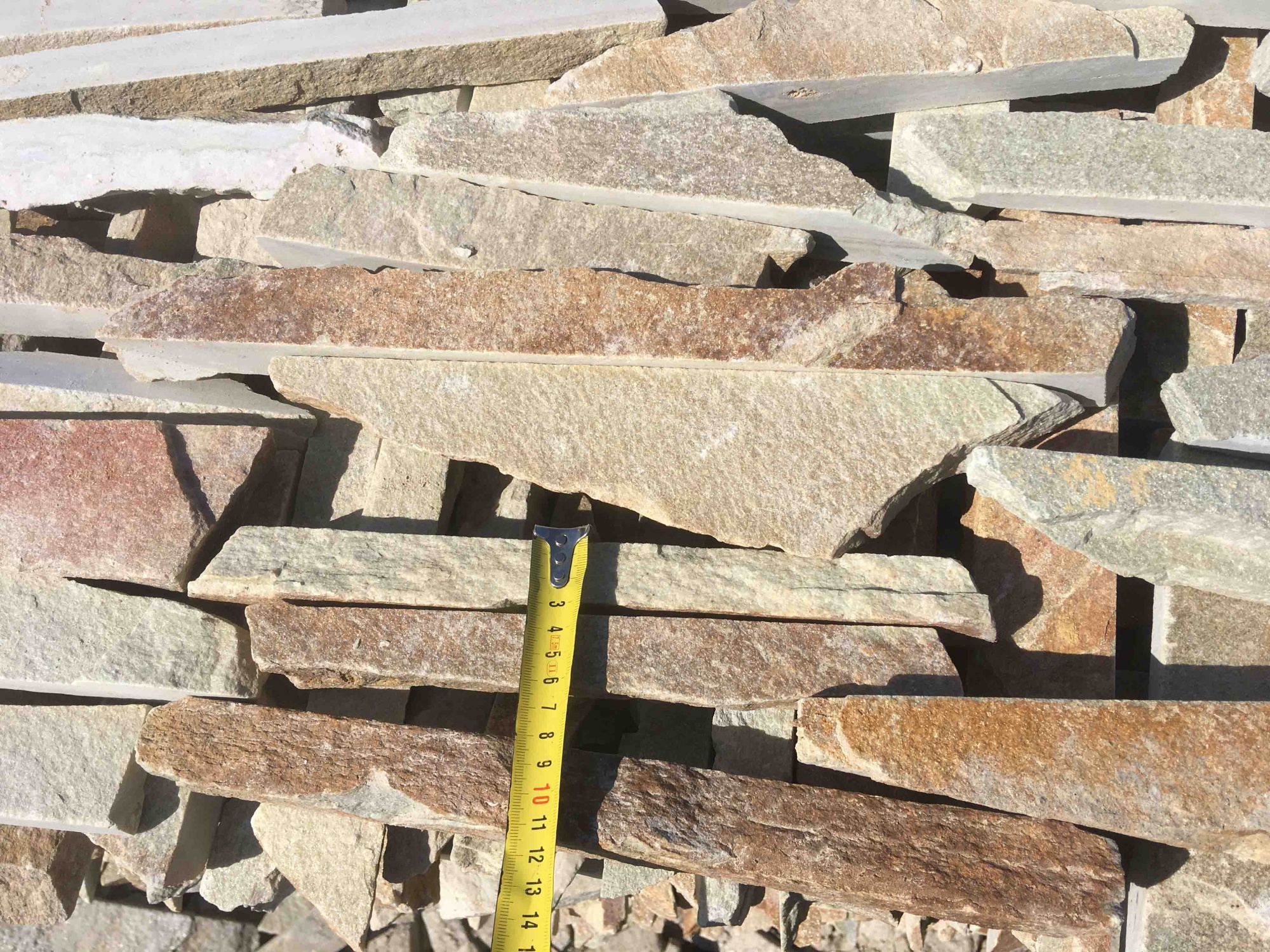 Горбушка златолит золотистый для облицовки купить в Кашире