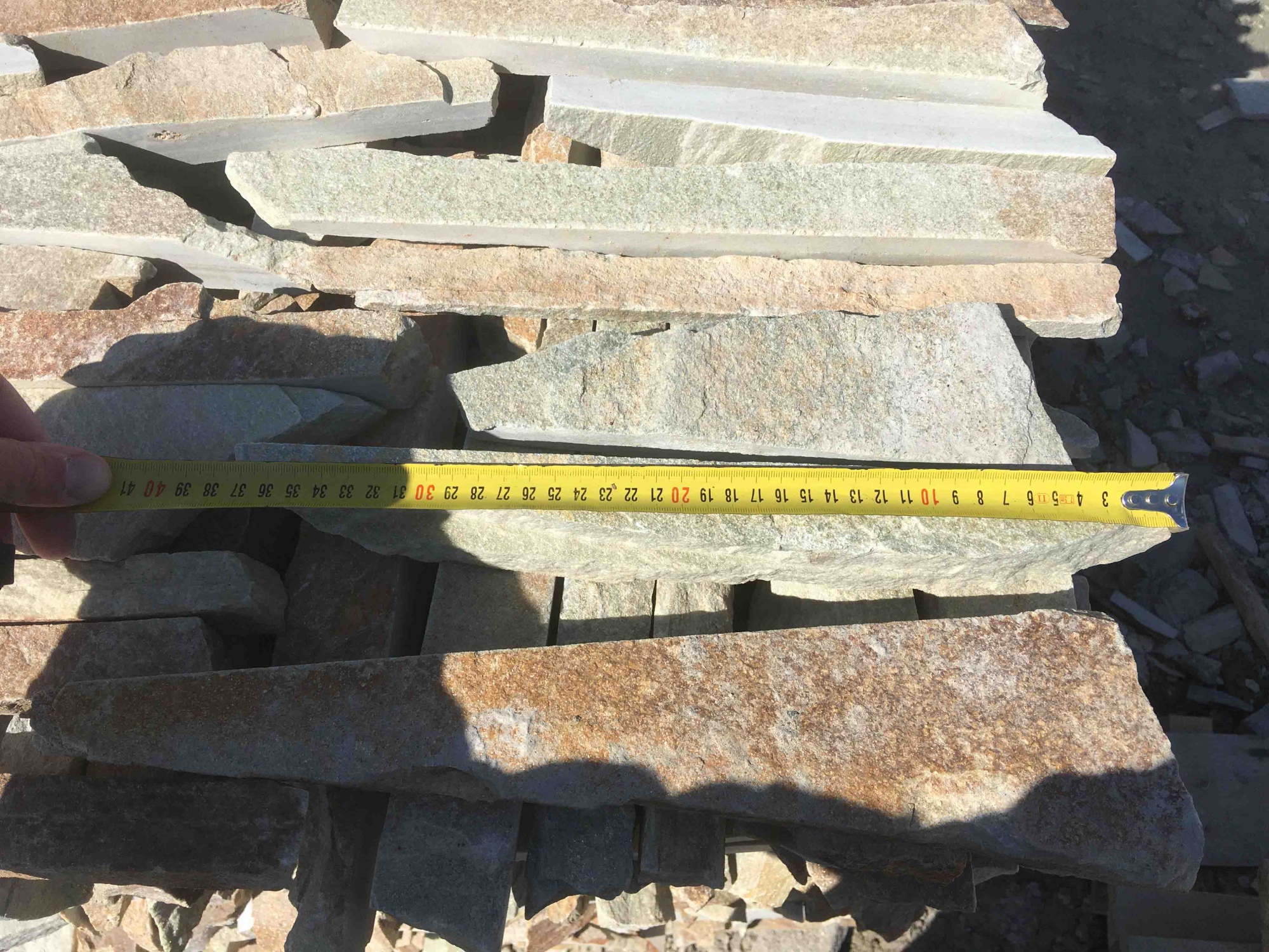 Горбушка златолит золотистый для облицовки купить в Кашире