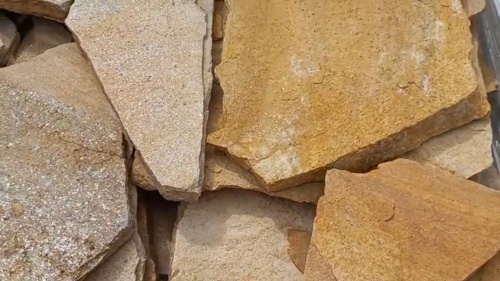 Плитняк златолит жёлтый для цоколя купить в Кашире