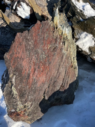 Ландшафтные глыбы красно-фиолетовые 200-1000 килограмм купить в Кашире