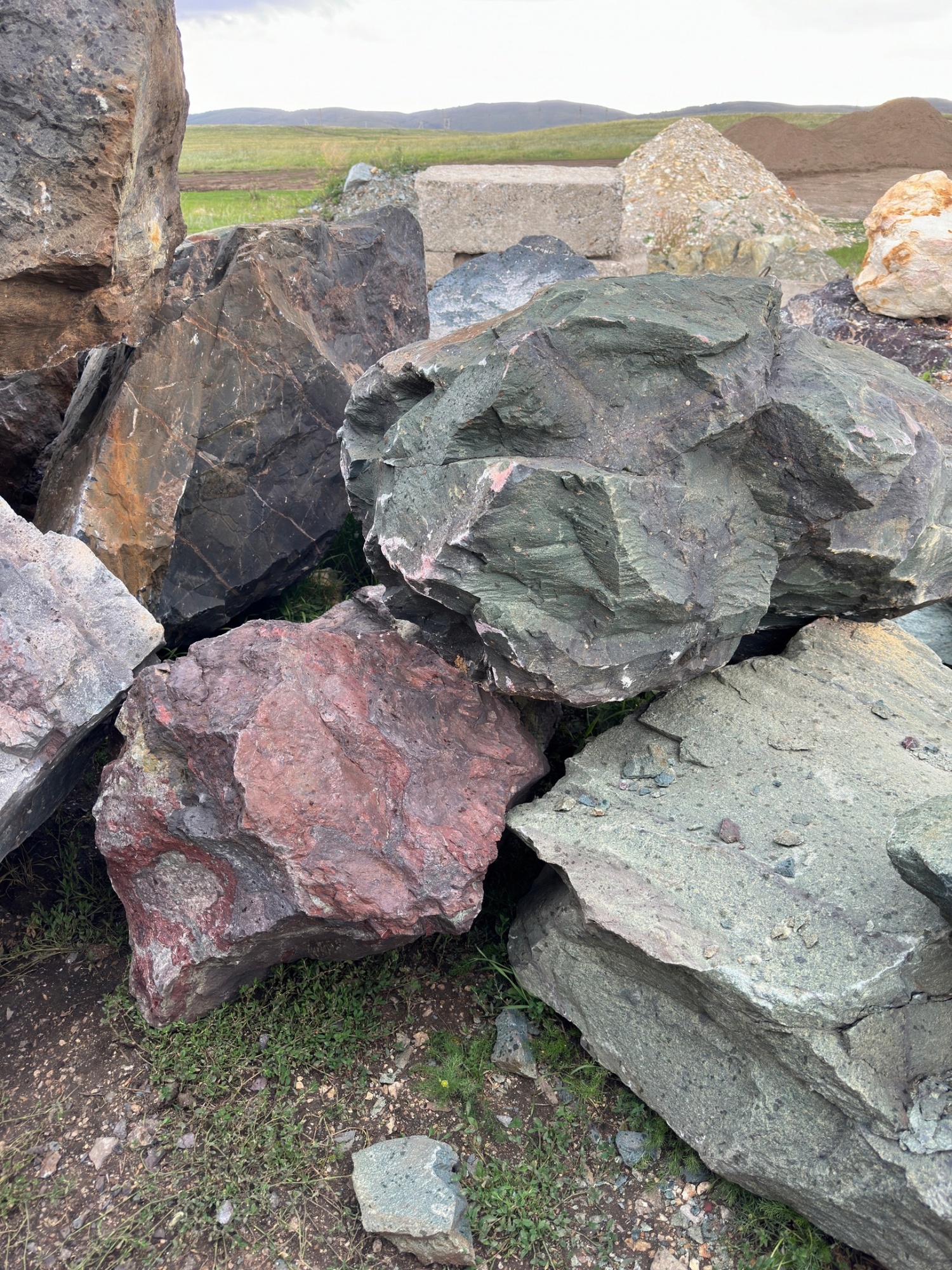 Камни для ландшафтного дизайна зелёные 10-60 килограмм купить в Кашире