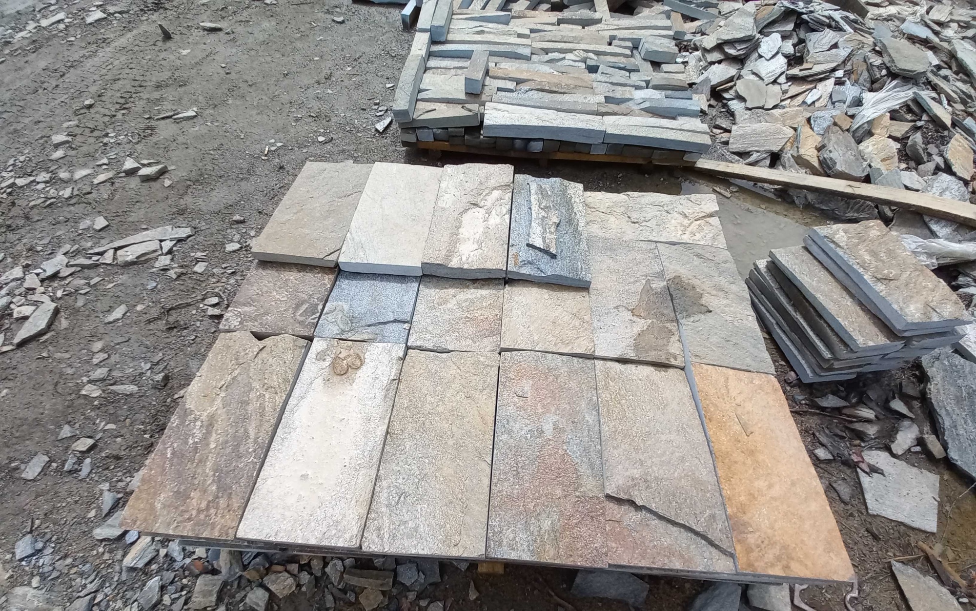 Плитка пилёная златолит Уральский для цоколя, отмостки купить в Кашире