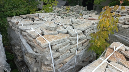 Гранитный плитняк галтованный для парковки купить в Кашире