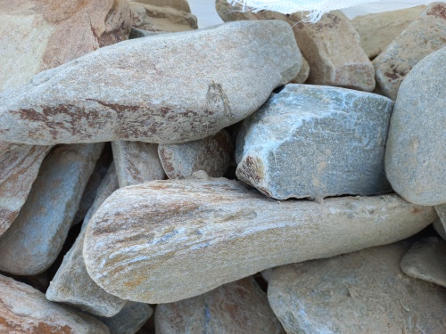 Златолит жёлтый, жёлто-зелёный глыбки и валуны для ланшафтного дизайна купить в Кашире