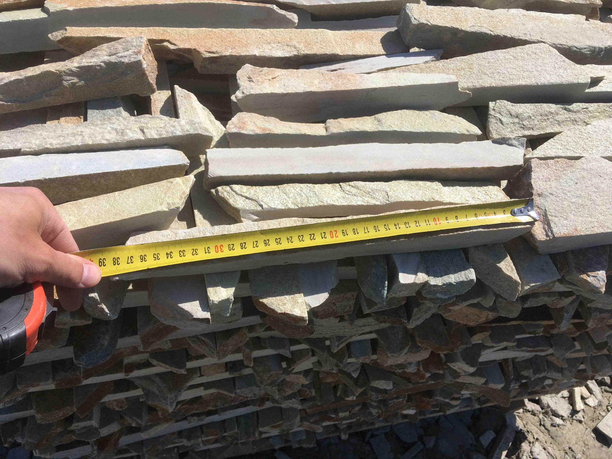 Горбушка златолит золотистый для облицовки купить в Кашире