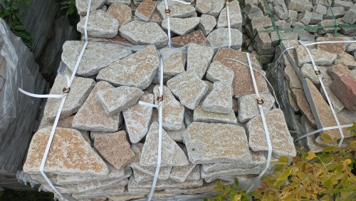 Гранитный плитняк галтованный для парковки купить в Кашире