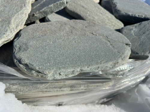 Плитняк златолит зелёный галтованный для цоколя купить в Кашире