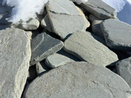 Плитняк златолит зелёный галтованный для цоколя купить в Кашире